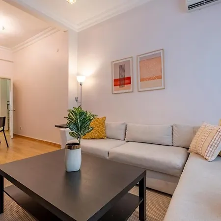 3-bedroom With High Ceilings