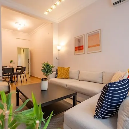 Διαμέρισμα 3-bedroom With High Ceilings *