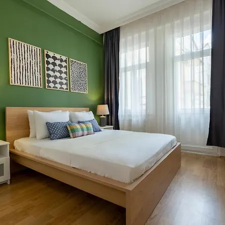 3-bedroom With High Ceilings * Istanboel