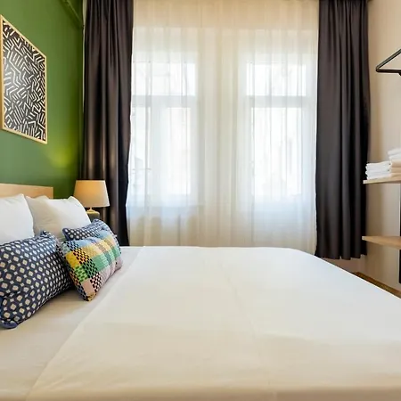 3-bedroom With High Ceilings Istanboel