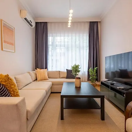 3-bedroom With High Ceilings * Istanboel