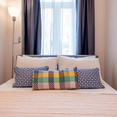 3-bedroom With High Ceilings Apartamento