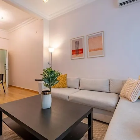 3-bedroom With High Ceilings