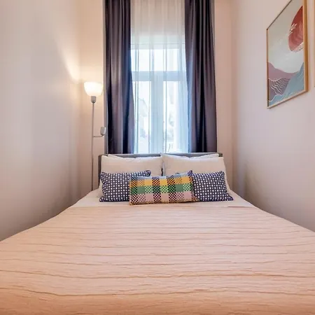 Appartement 3-bedroom With High Ceilings