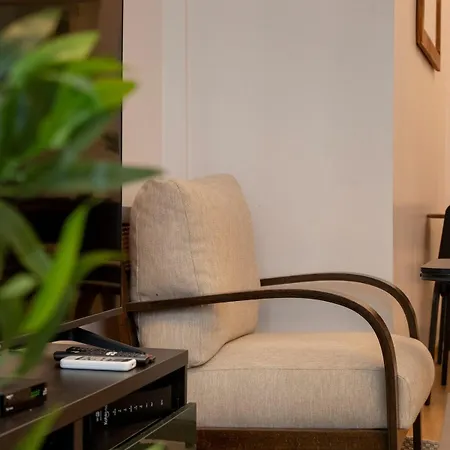 3-bedroom With High Ceilings Apartment